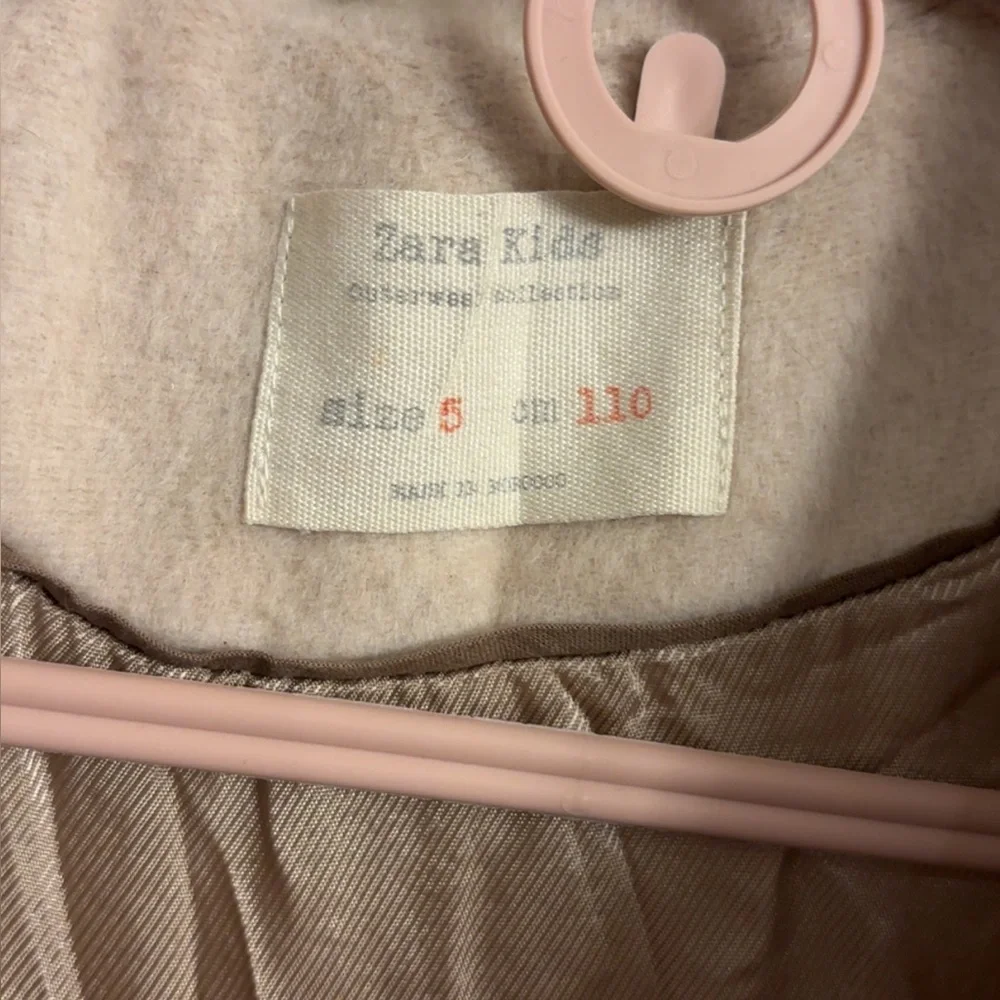 Zara Kids Coat size 5- like new! Light SAND color MSRP $105.99